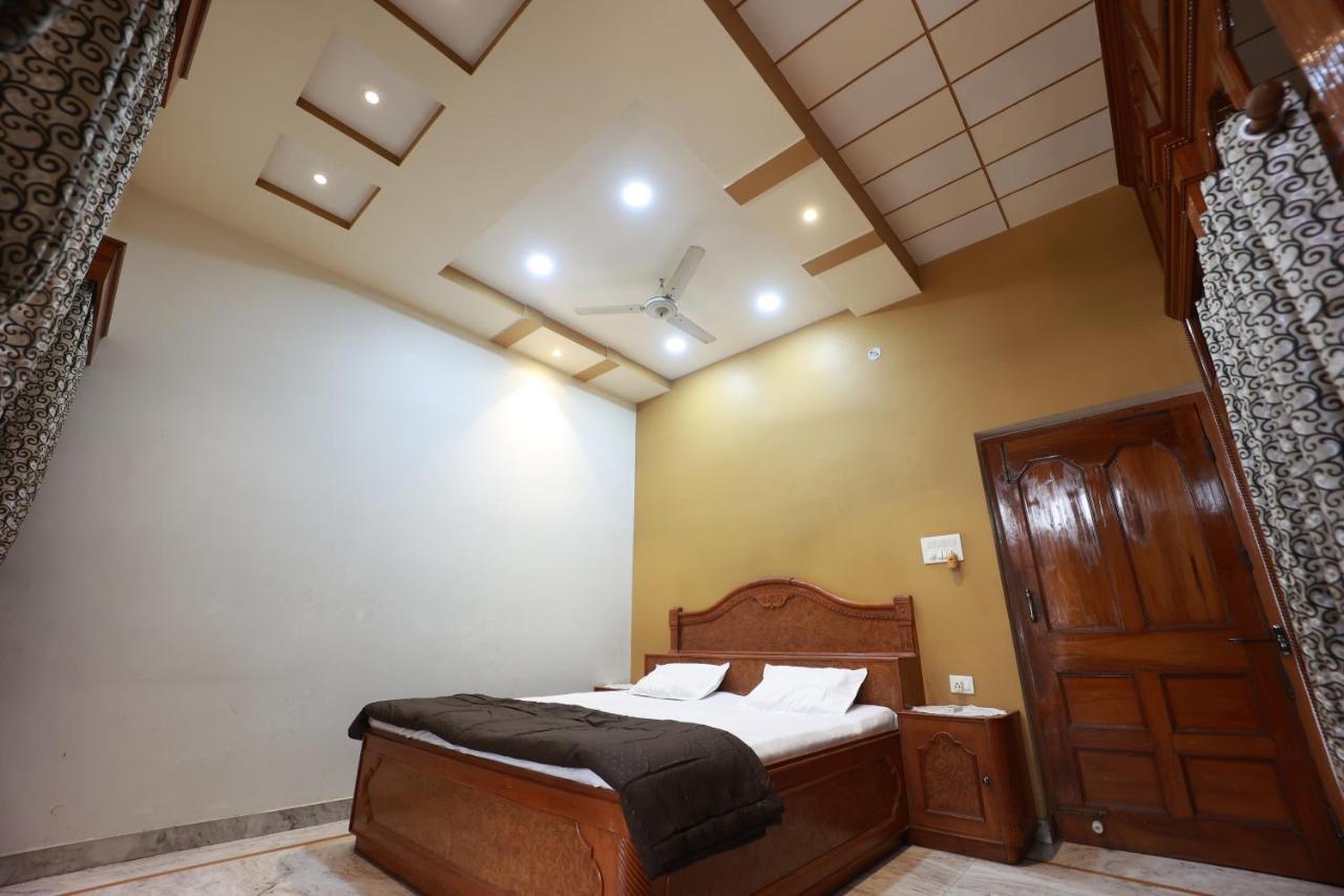 Kapoor Sahab Homestay : It'S A Home Away From Home. Βαρανάσι Εξωτερικό φωτογραφία