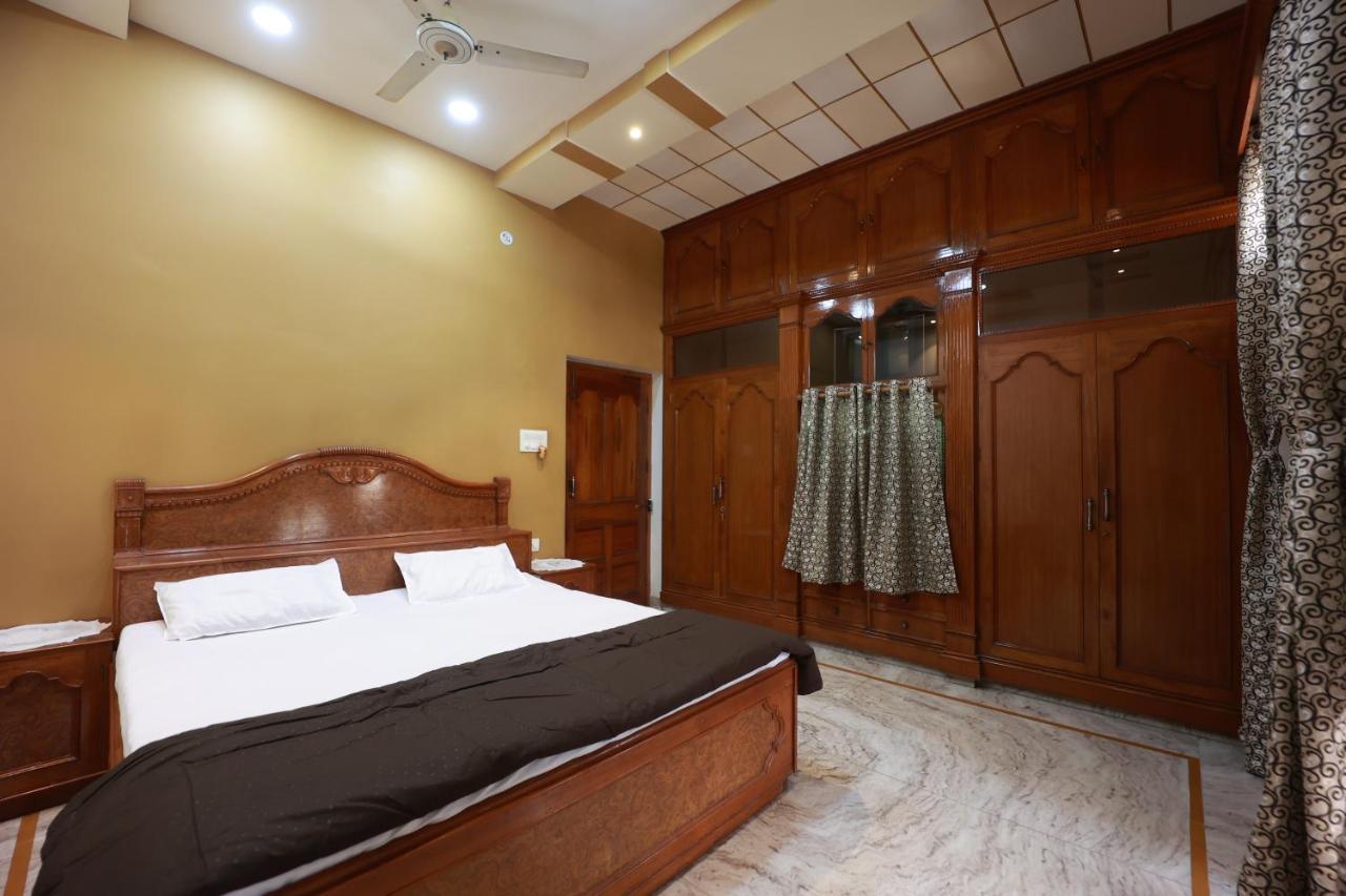 Kapoor Sahab Homestay : It'S A Home Away From Home. Βαρανάσι Εξωτερικό φωτογραφία